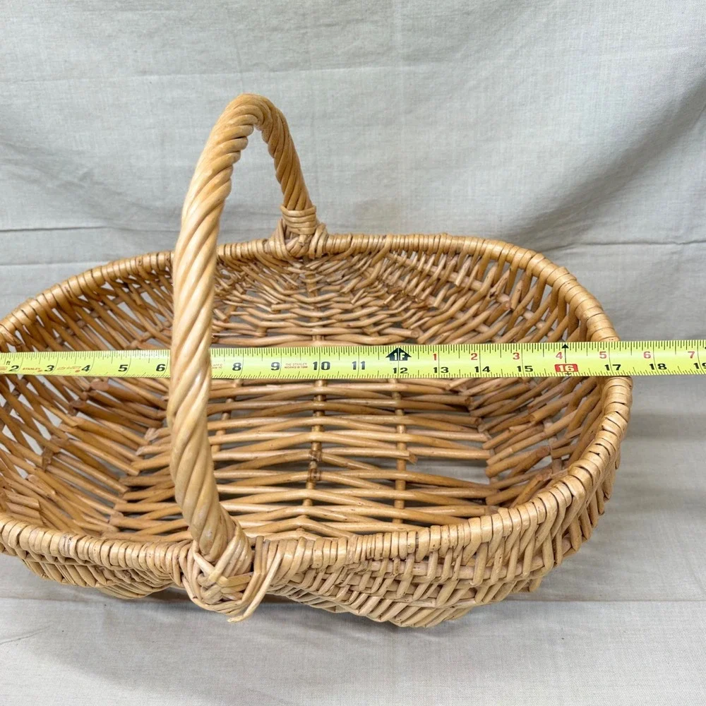Vintage Wicker Gathering Basket English Cottage Bread Basket Kitchen Decor 1970s